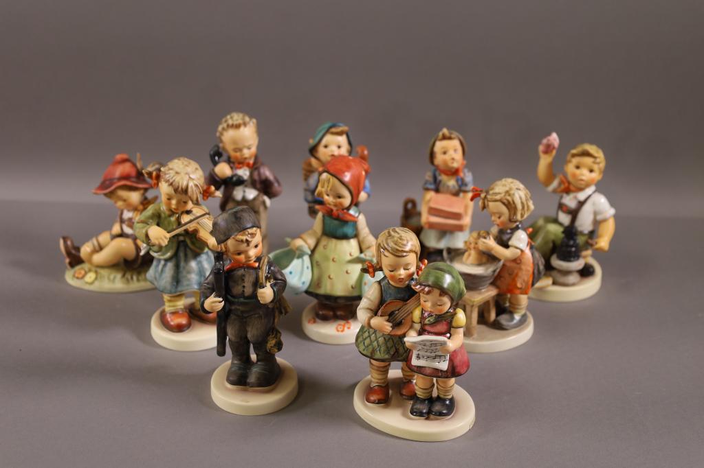 COLLECTION OF 10 HUMMEL FIGURES (1 of 4)
