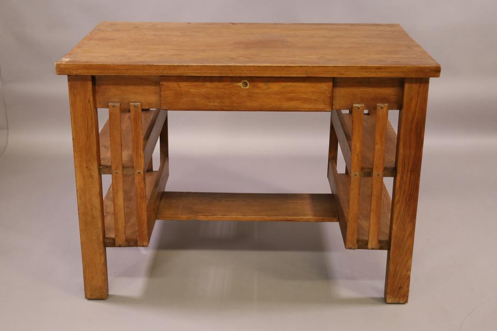 ARTS AND CRAFTS OAK LIBRARY TABLE (1 of 5)