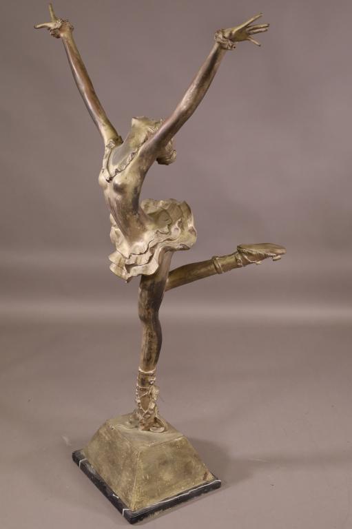 LARGE BRONZE BALLERINA STATUE (1 of 4)