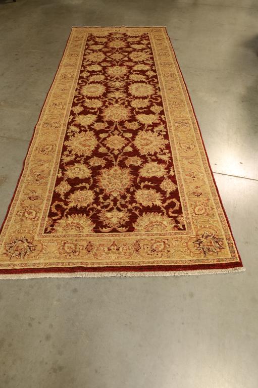 APPROX. 42" X 53" HANDMADE PERSIAN RUG: NOT ANTIQUE. GOOD CONDITION