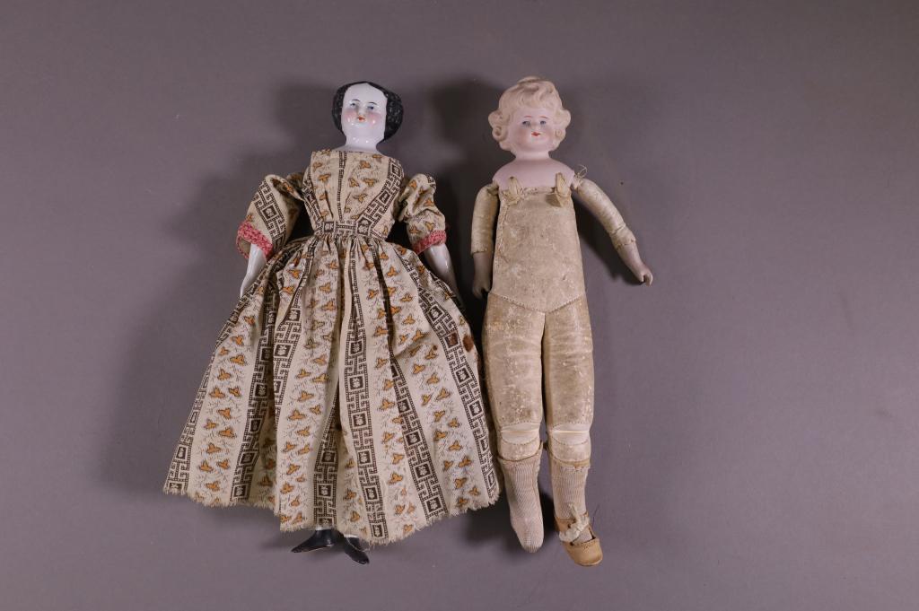 2 VICTORIAN CHINA HEAD DOLLS (1 of 5)
