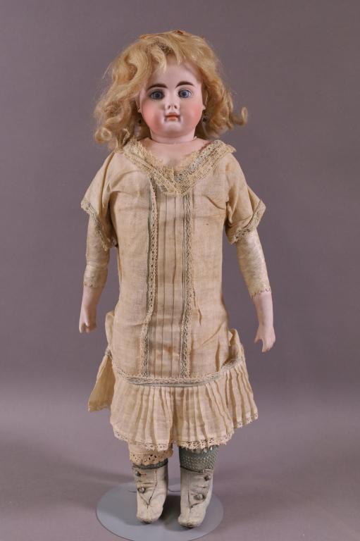 ANTIQUE GERMAN PORCELAIN DOLL (1 of 3)