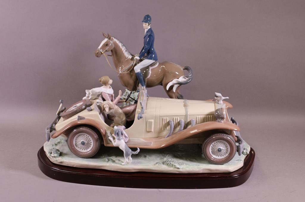 LARGE LLADRO "HAPPY ENCOUNTER" FIGURE (1 of 8)