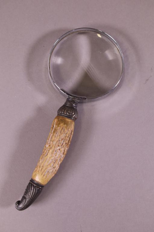 STAG HANDLED SILVER PALTED MAGNIFYING GLASS (1 of 3)