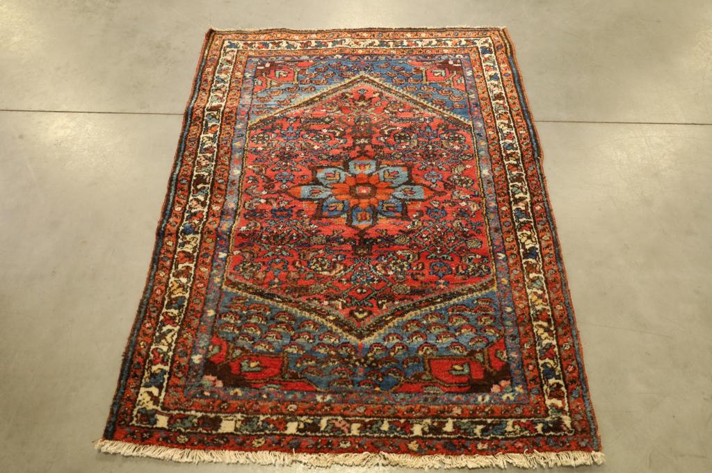 APPROX 4' 7" x 3' 5" HANDMADE PERSIAN RUG (1 of 5)