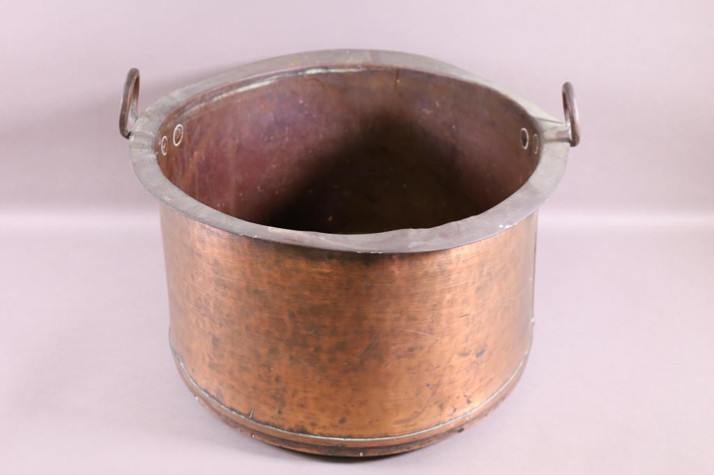 19TH CENTURY LARGE HAND FORGED COPPER KETTLE (1 of 5)