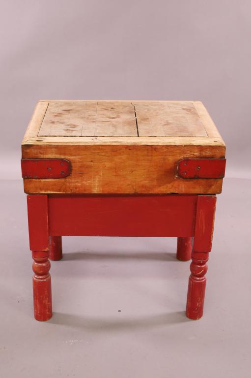 SMALL BUTCHER BLOCK (1 of 4)