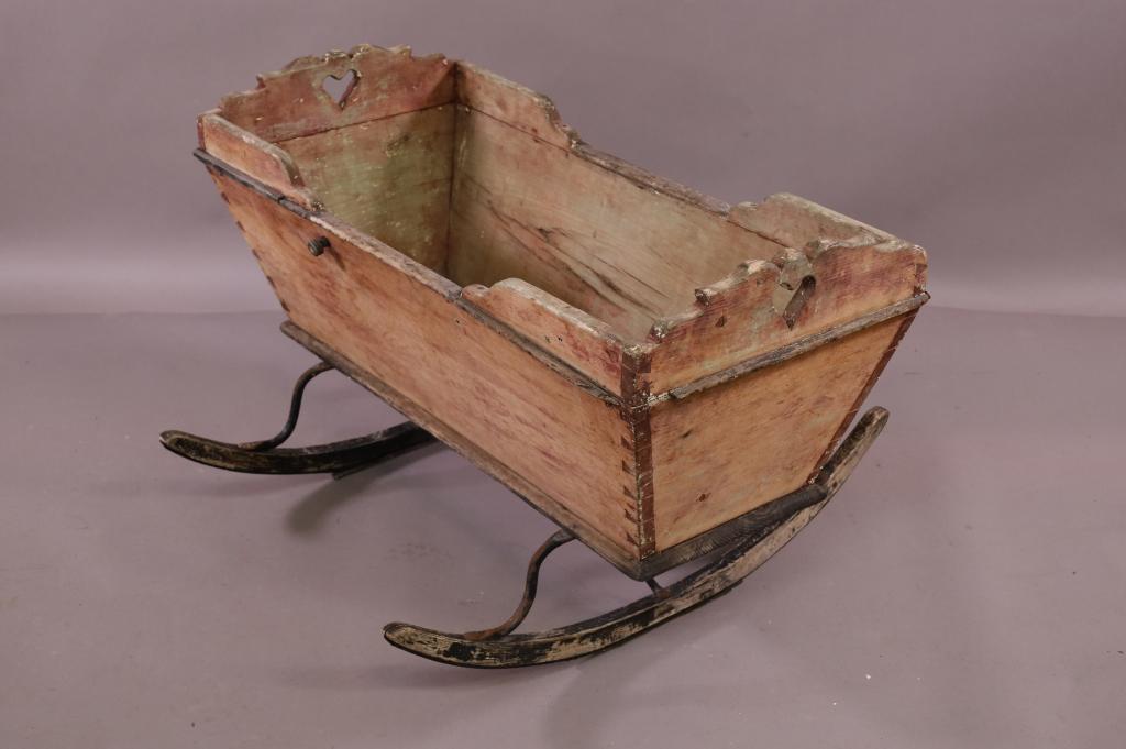 PRIMITIVE PINE CHILDS CRADLE (1 of 4)