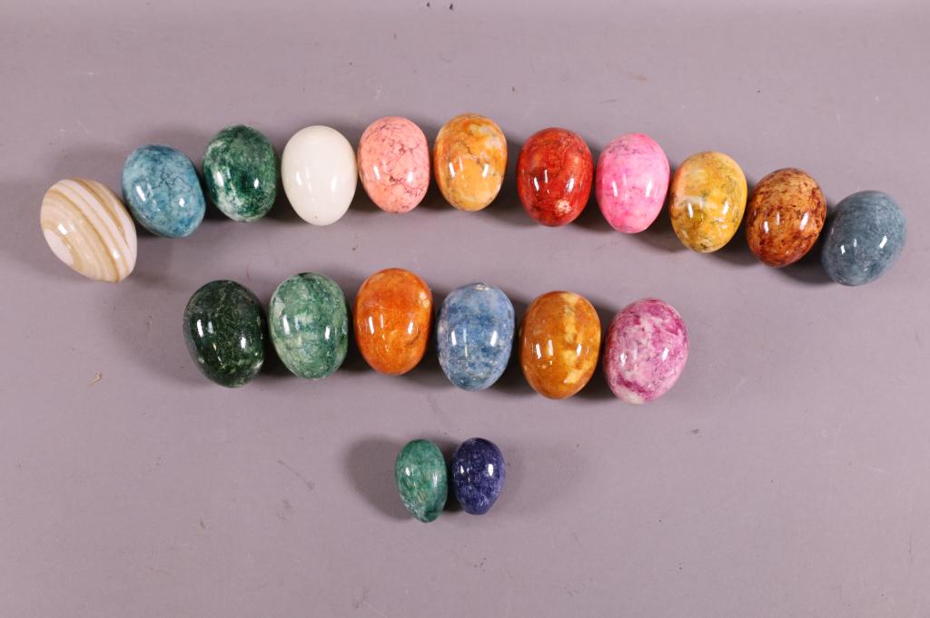 20 AGATE STONE EGGS (1 of 4)