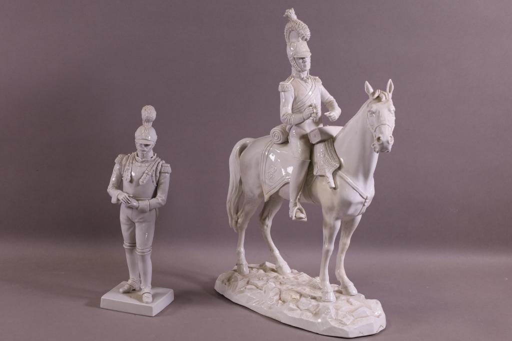 2 PORCELAIN FIGURES (1 of 6)