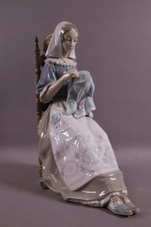 LLADRO EMBROIDERER FIGURE (1 of 4)
