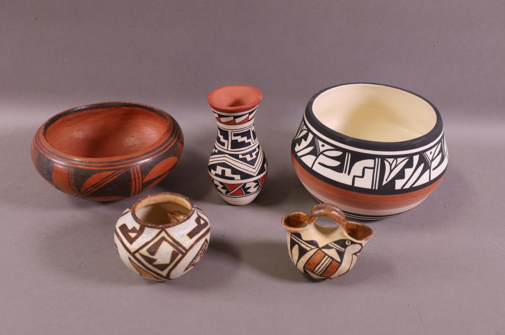 6 PIECES OF NATIVE AMERICAN POTTERY (1 of 8)