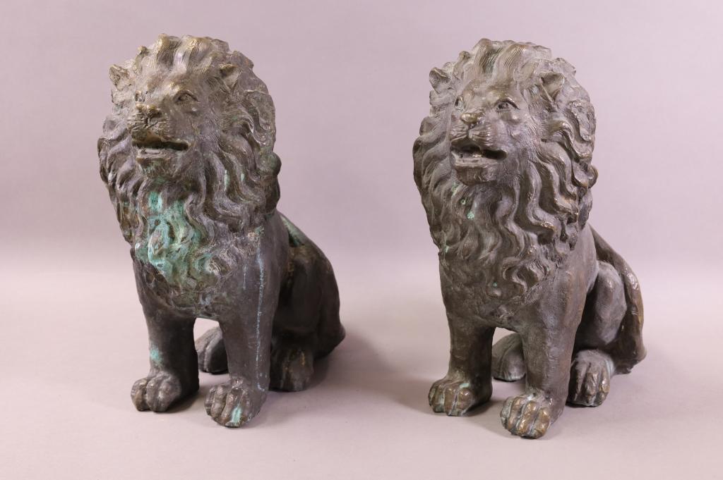 PAIR OF BRONZE LIONS (1 of 4)