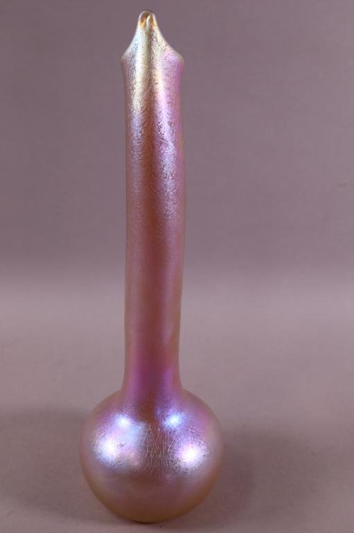 SIGNED ART GLASS VASE (1 of 2)