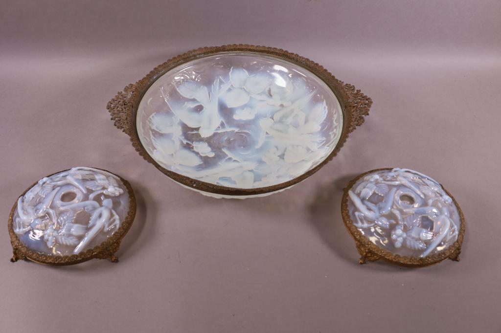 3 PIECE OPALESCENT GLASS CONSOLE SET (1 of 5)