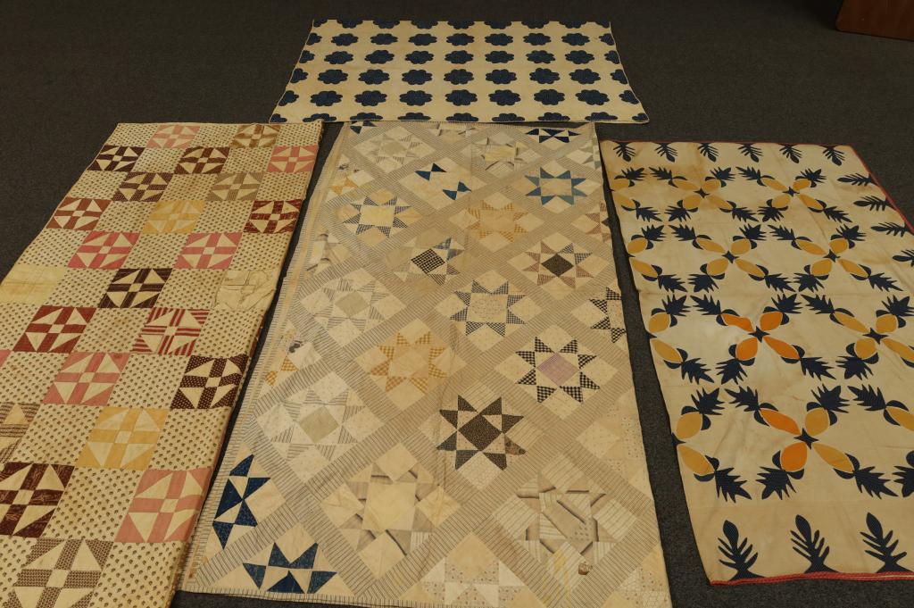 3 QUILTS & 1 QUILT TOP (1 of 5)