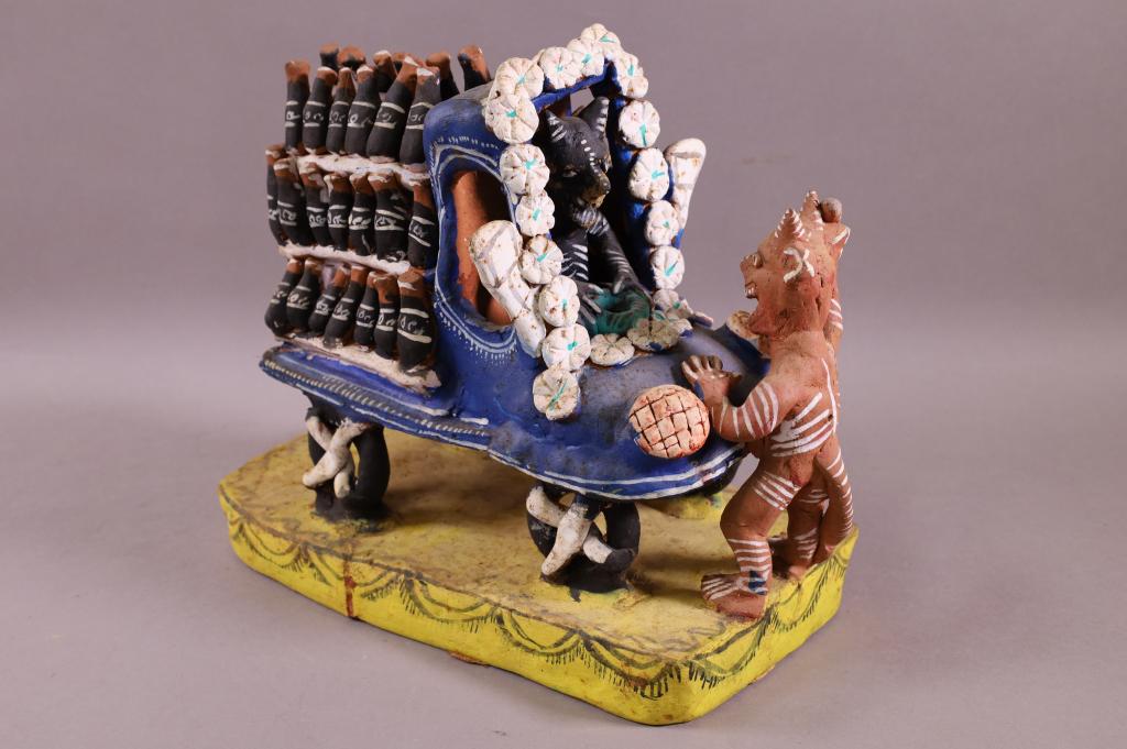 MEXICAN OCUMICHU STATUE (1 of 4)