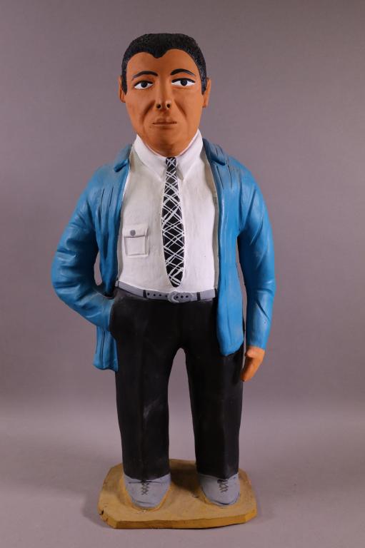 MEXICAN DIEGO RIVERA FIGURE: SIGNED DIEGO RIVERA FIGURE BY "CONCEPCION AGUILAR" GOOD CONDITION. 26" H. THIS ITEM EXCEEDS SIZE LIMITATIONS FOR IN HOUSE SHIPPING.