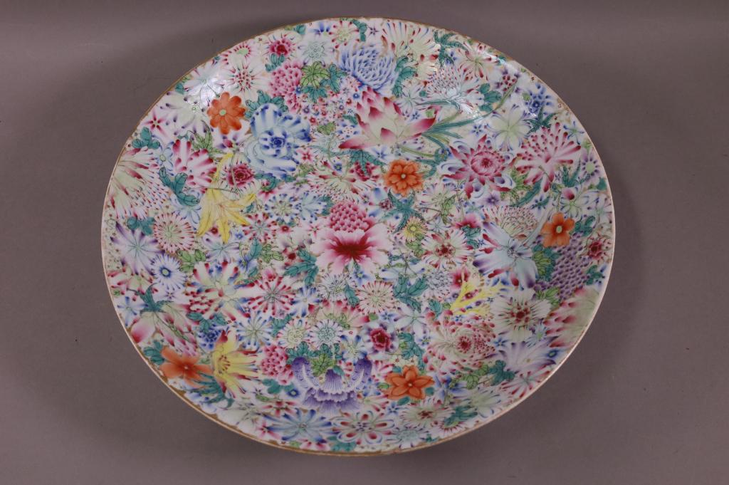 LARGE CHINESE PORCELAIN CHARGER (1 of 4)