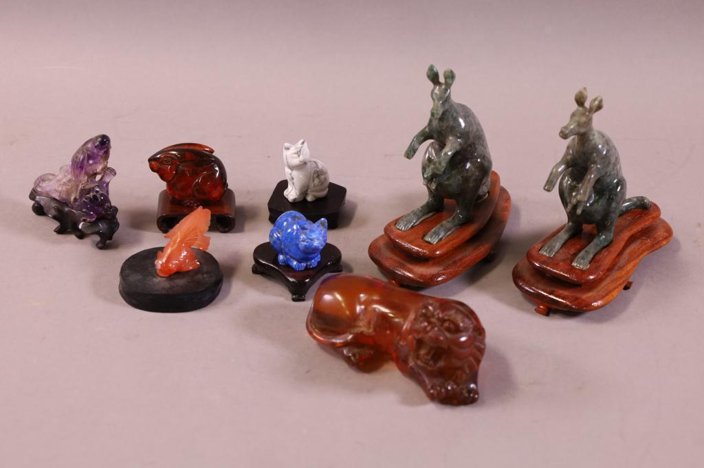 8 SMALL STONE ANIMAL FIGURES (1 of 5)