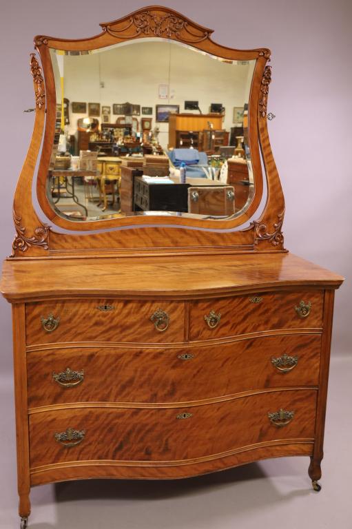 VICTORIAN 4 DRAWER DRESSER WITH MIRROR (1 of 5)