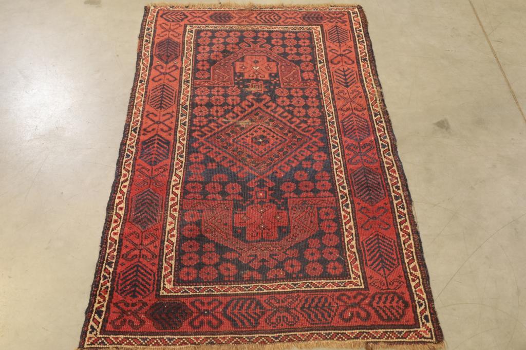 APPROX 4' 6" x 2' 10" HANDMADE WOOL RUG (1 of 4)