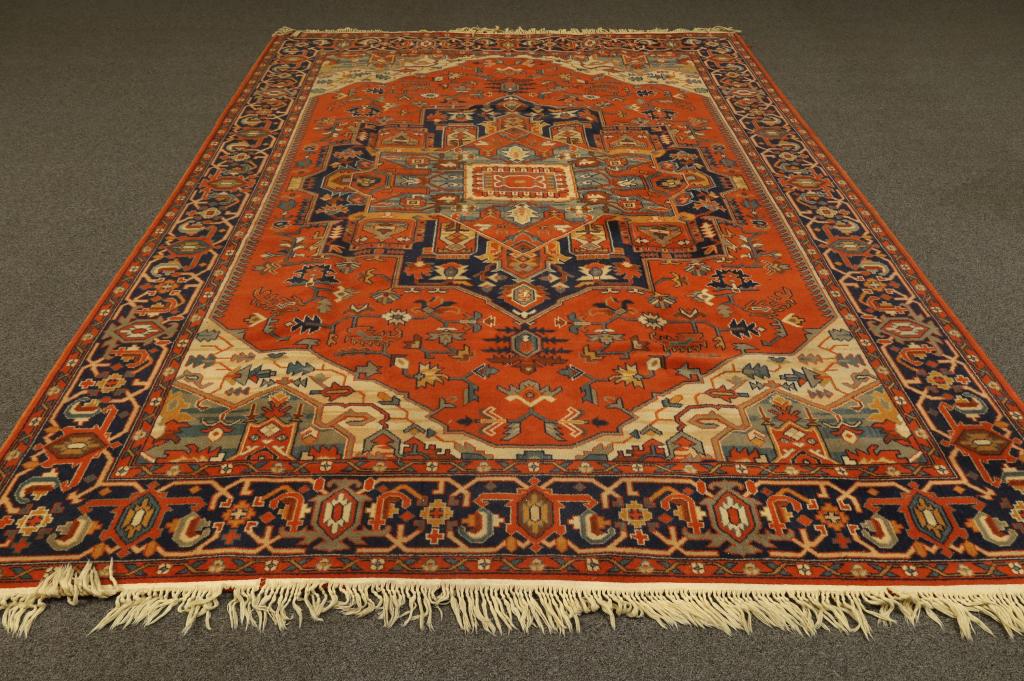 MACHINE MADE WOOL RUG (1 of 4)