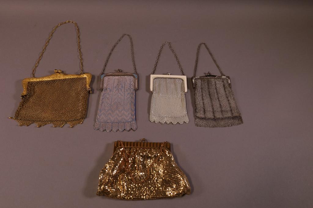 5 VINTAGE MESH HANDBAGS (1 of 6)