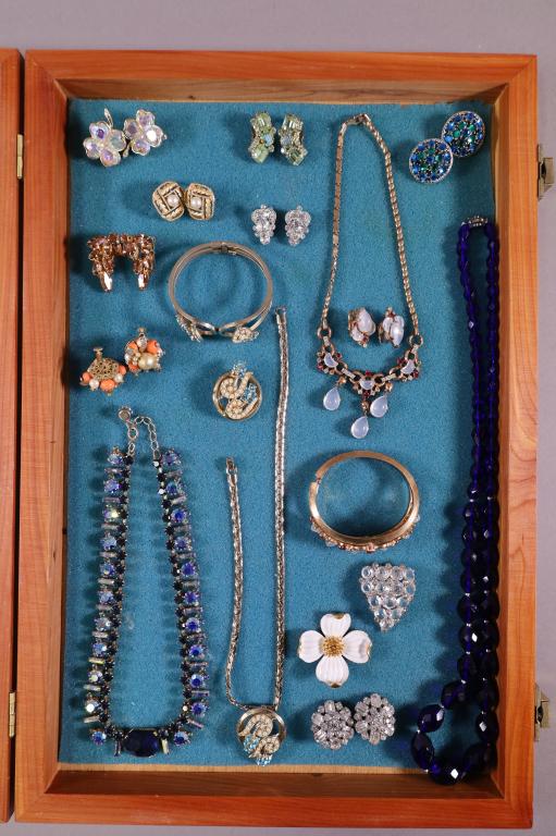 LOT OF COSTUME JEWELRY, SOME SIGNED: NAMES INCLUDE TRIFARI, WEISS, AND VENDOME. APROX 27 PIECES. SHADOW BOX NOT INCLUDED.