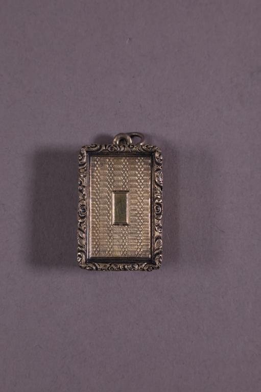 ANTIQUE STERLING SILVER LOCKET PENDANT (1 of 3)