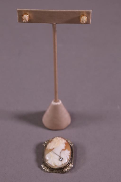 VICTORIAN CAMEO WITH EARRINGS: VICTORIAN CAMEO WITH DIAMOND IN NECKLACE.
