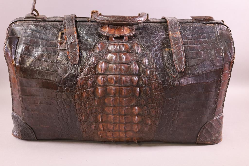LARGE ALLIGATOR DOCTOR'S BAG (1 of 6)