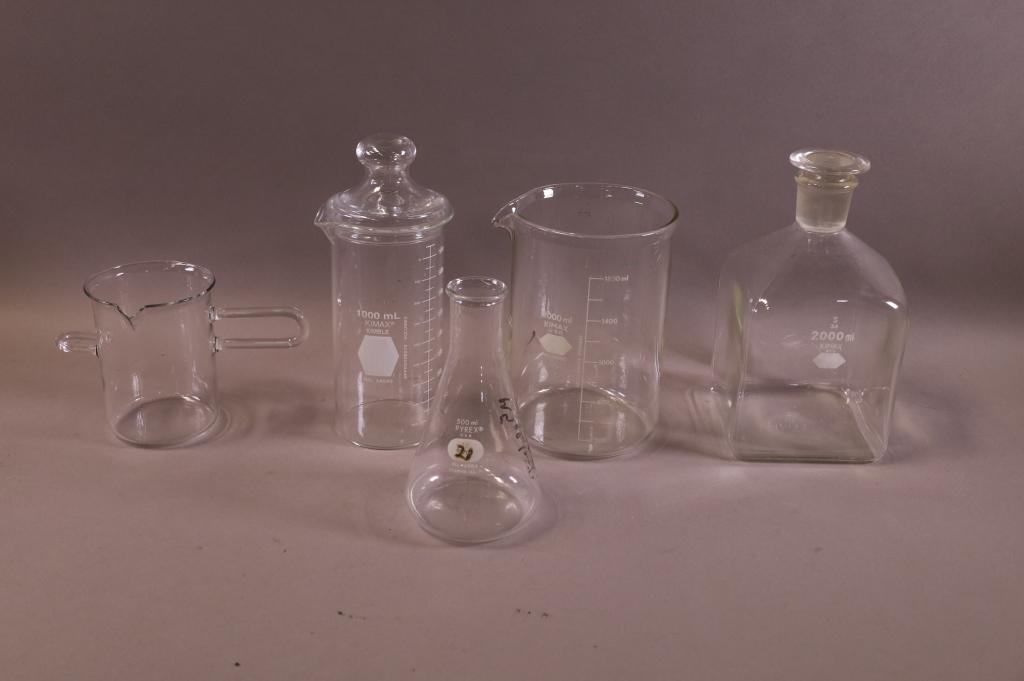 5 PIECES OF LABORATORY GLASS: KIMAX GLASSWARE. GOOD CONDITION.