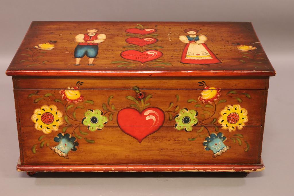 PRIMITIVE HAND PAINTED TRUNK (1 of 5)