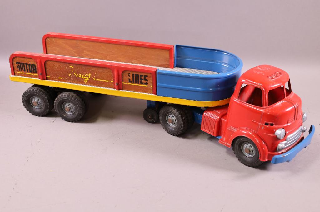 CAST ALUMINUM WYANDOTTE TRUCK & TRAILER (1 of 2)