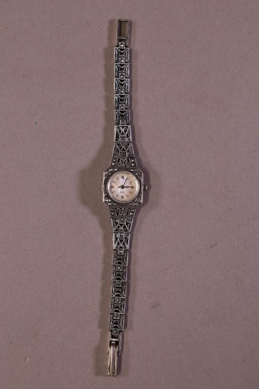 STERLING & MARCASITE LADY'S WRISTWATCH: STERLING & MARCASITE LADY'S WRIST WATCH WITH QUARTZ MOVEMENT. 6" L