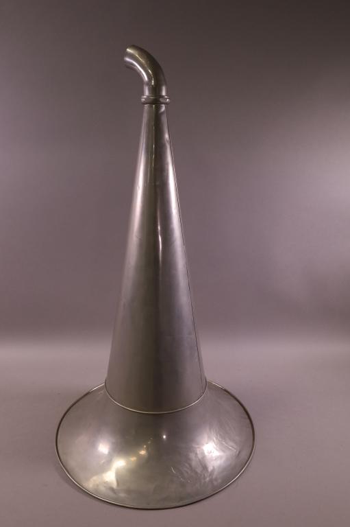 VICTROLA HORN: TRUMPET STYLE HORN. 17" DIAM / 30" L. SURFACE SCRATCHES. THIS ITEM EXCEEDS SIZE LIMITATIONS FOR IN HOUSE SHIPPING.