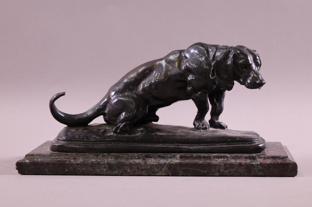 SEATED DOG BRONZE (1 of 4)