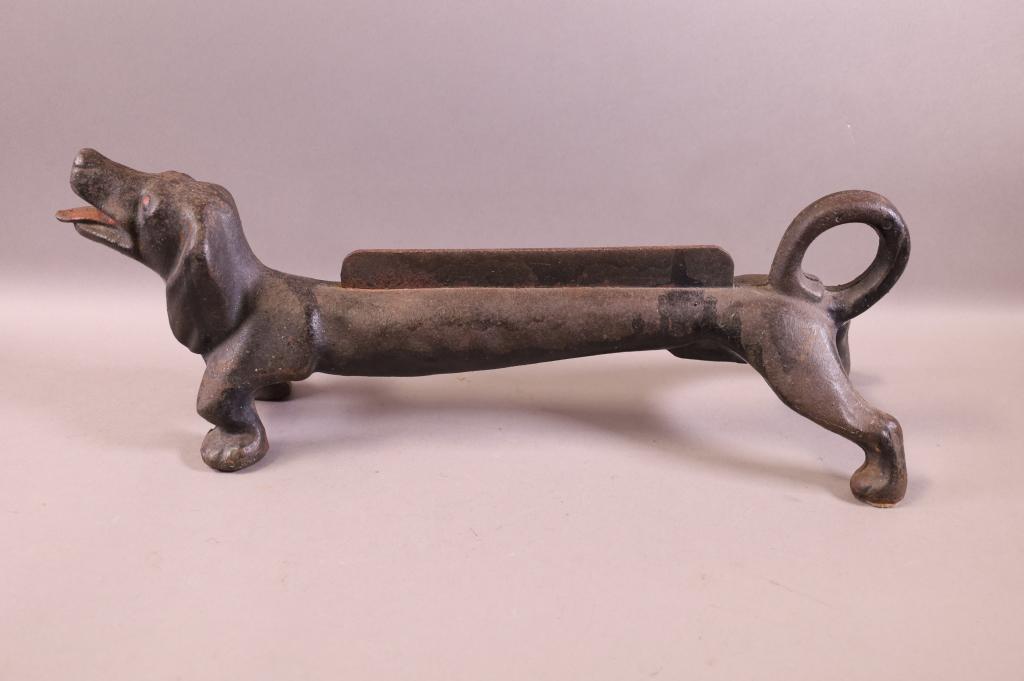 CAST IRON DOG BOOT SCRAPER (1 of 3)