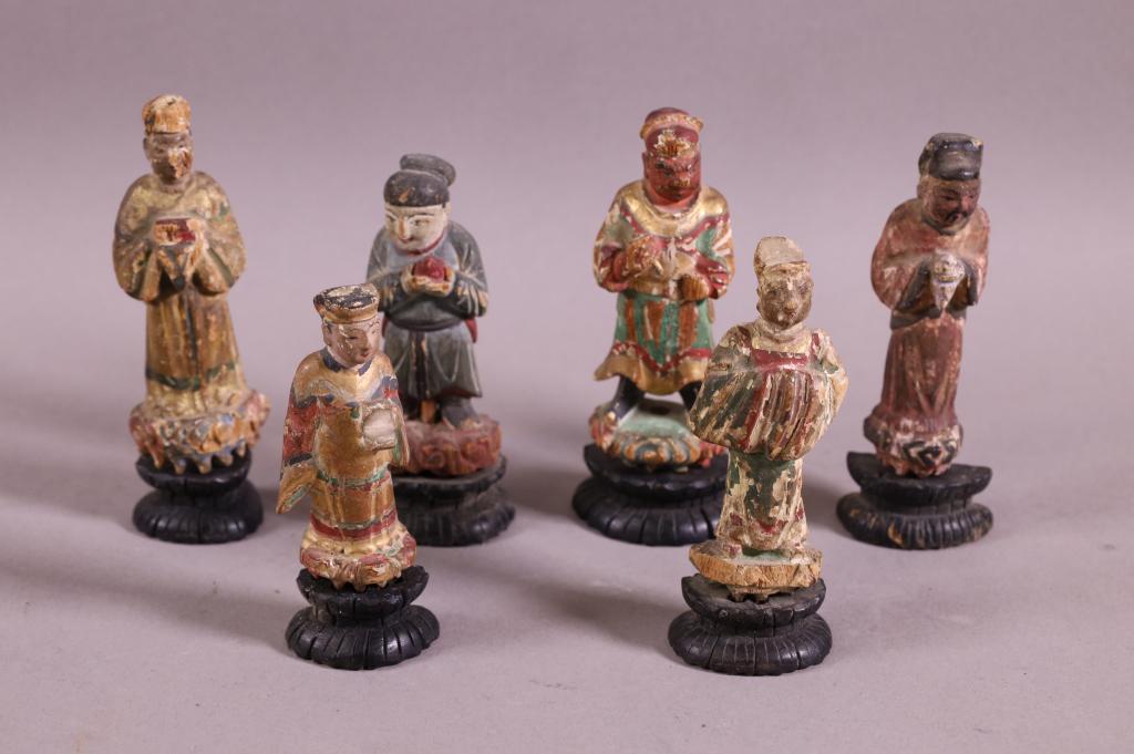 6 ANTIQUE SMALL WOOD CHINESE FIGURES (1 of 7)