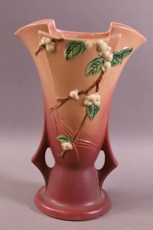 ROSEVILLE SNOWBERRY VASE (1 of 3)