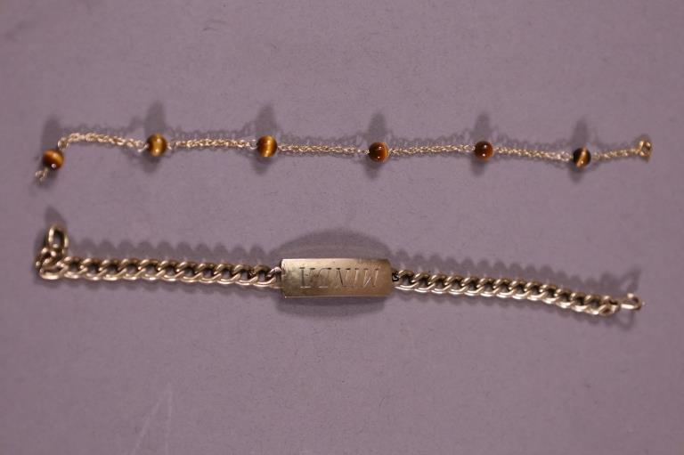 2 VINTAGE BRACELETS (1 IS GOLD) (1 of 3)