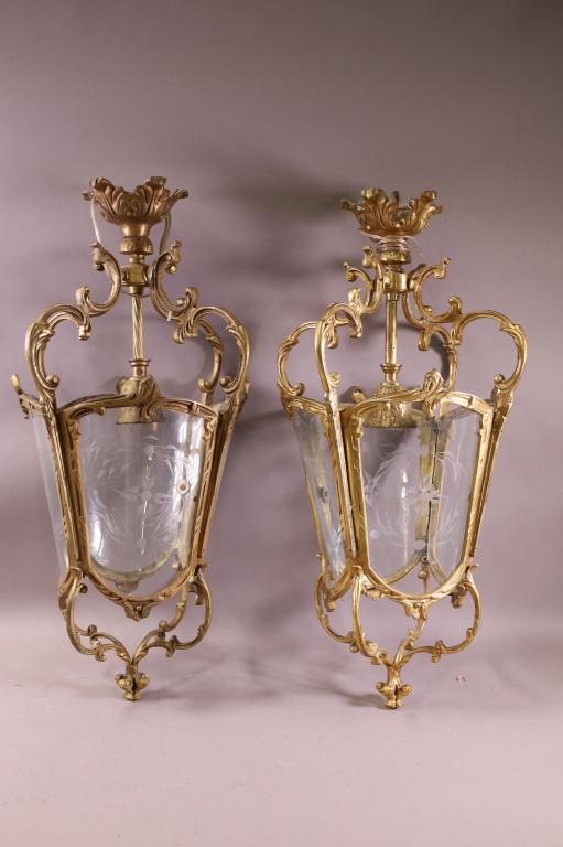 PAIR OF LARGE BRONZE HALL LIGHTS (1 of 3)