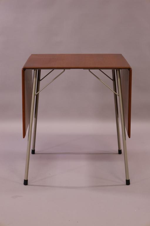 ARNE JACOBSEN DROP SIDE TABLE (1 of 4)