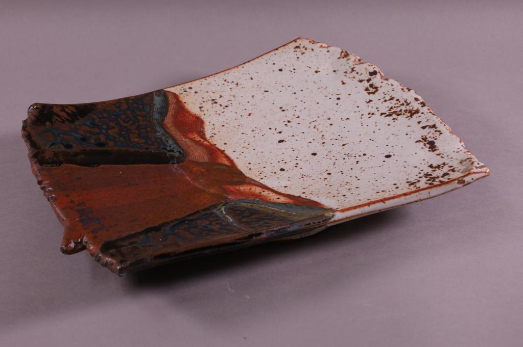 MID CENTURY MODERN POTTERY PLATTER (1 of 3)