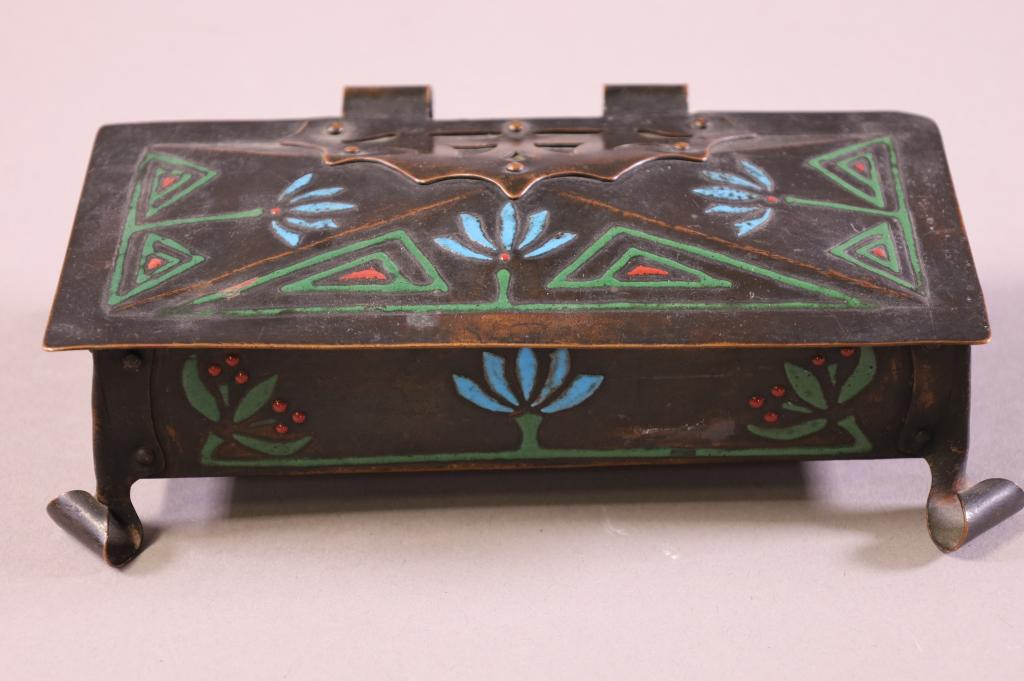 THE ART CRAFTS SHOP DRESSER BOX (1 of 4)