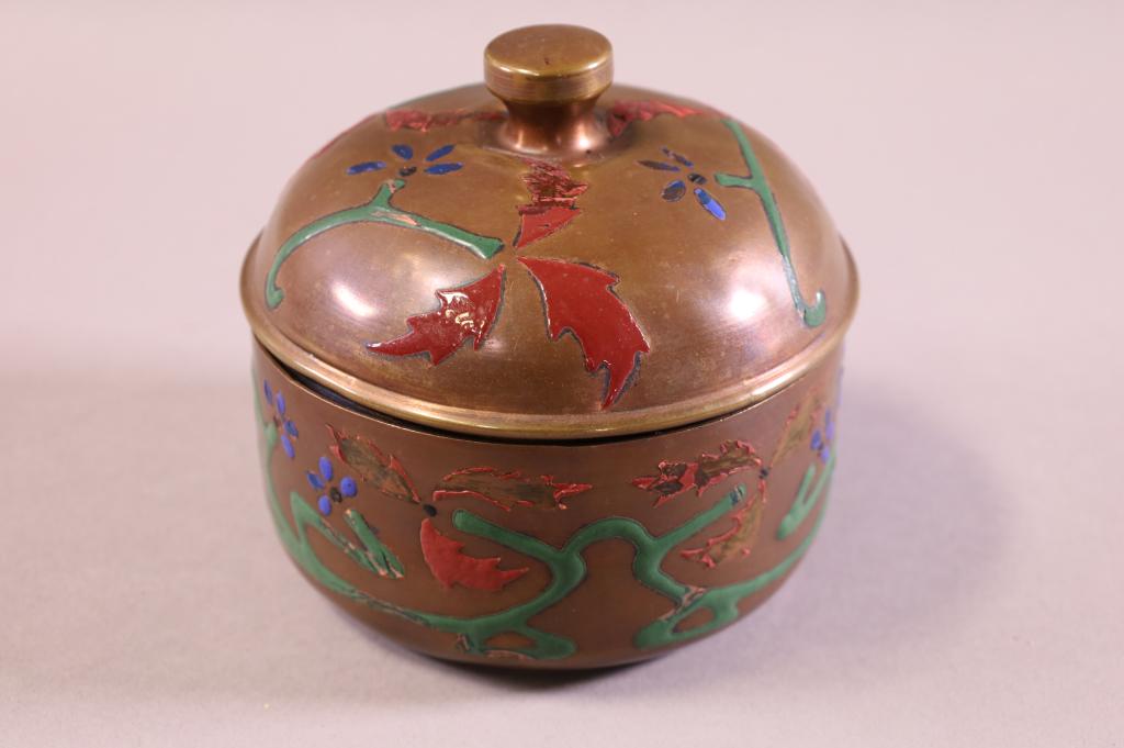 THE ART CRAFTS SHOP HUMIDOR: THE ART CRAFTS SHOP BUFFALO NY. ENAMELED HUMIDOR. UNSIGNED. SOME LOSS TO LID AND BASE. 5" DIAM. x 5" H