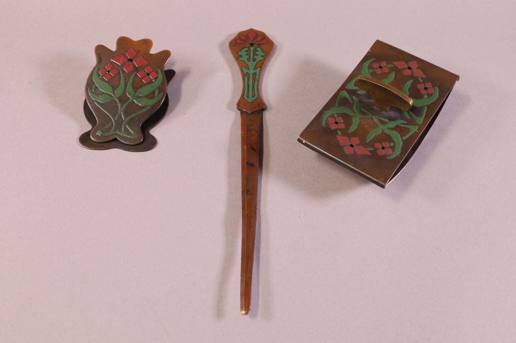 3 PIECES THE ART CRAFTS SHOP DESK ITEMS (1 of 5)