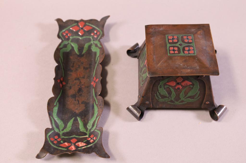 THE ART CRAFTS SHOP INKWELL & PEN TRAY (1 of 6)