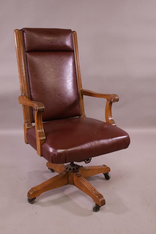 1900'S TALL BACK AM. OAK OFFICE CHAIR (1 of 3)